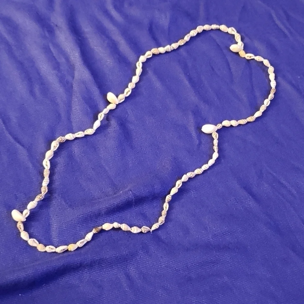Cowrie Shell Necklace - Picture 1 of 5